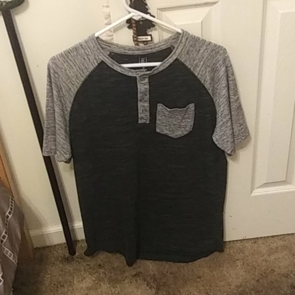 Casual T Shirt - Picture 1 of 2